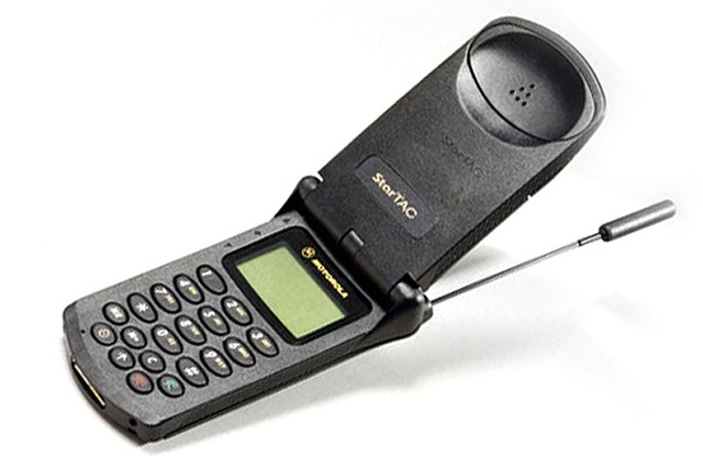 Nokia 1100, Moto RAZR và những chú dế độc đáo trước kỷ nguyên smartphone - 2 Nokia 1100, Moto RAZR và những chú dế độc đáo trước kỷ nguyên smartphone - 2