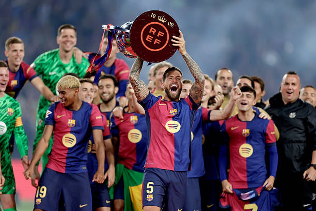 Lamine Yamal ghi siêu phẩm, lập kỷ lục trong ngày Barcelona thất bại - 2 Lamine Yamal ghi siêu phẩm, lập kỷ lục trong ngày Barcelona thất bại - 2