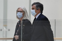 Cựu Thủ tướng Pháp bị kết án 5 năm tù