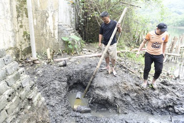 Vụ cá chết hàng loạt trên sông: Lộ diện thêm 2 đơn vị "đầu độc" sông Mã