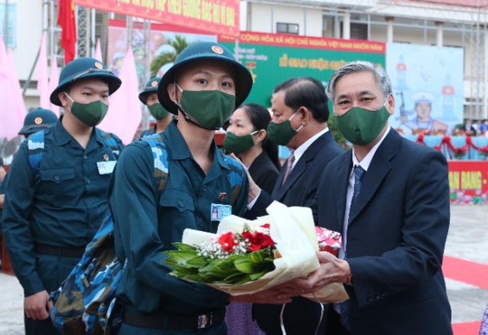 Nữ Bí thư chi đoàn tình nguyện nhập ngũ - 3 Nữ Bí thư chi đoàn tình nguyện nhập ngũ - 3