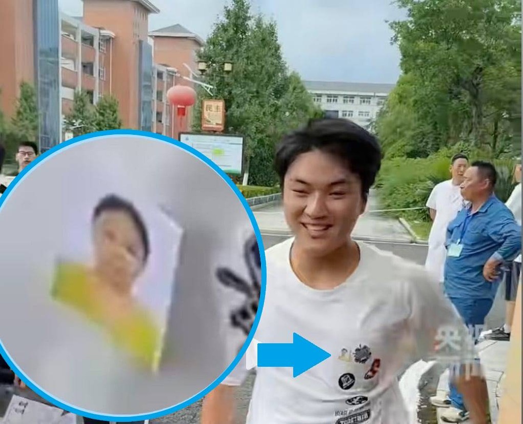 Nam sinh dán ảnh mẹ quá cố lên ngực áo khi đi thi đại học - 1 Nam sinh dán ảnh mẹ quá cố lên ngực áo khi đi thi đại học - 1