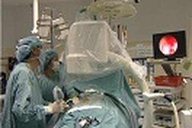 Kỹ thuật nội soi thận qua da siêu nhỏ lần đầu tiên tại Việt Nam