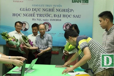 Giao lưu trực tuyến “Giáo dục nghề nghiệp: Học nghề trước, đại học sau”