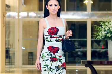 MC bốc lửa Huyền Ny bất ngờ tái ngộ thanh lịch