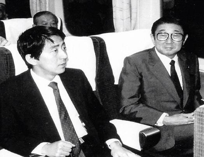 Những dấu mốc trong cuộc đời và sự nghiệp của cố Thủ tướng Nhật Abe Shinzo - 5 Những dấu mốc trong cuộc đời và sự nghiệp của cố Thủ tướng Nhật Abe Shinzo - 5