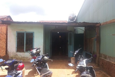 Chồng ép vợ uống thuốc diệt cỏ trước khi ra tòa ly hôn