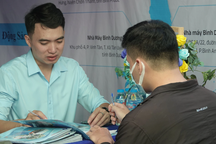 Nhà máy tuyển công nhân chỉ cần biết chữ, lương tháng "dư sức" mua chỉ vàng