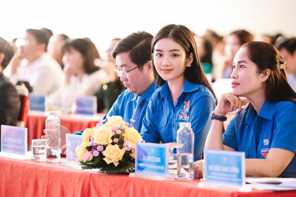 Nhan sắc hai Á khôi Hoa khôi Du lịch Việt Nam sau một năm đăng quang - 5 Nhan sắc hai Á khôi Hoa khôi Du lịch Việt Nam sau một năm đăng quang - 5
