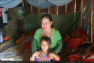 Mẹ nghèo bất hạnh níu sự sống vì con