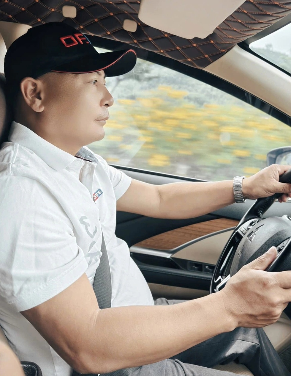 Cuộc gọi bất ngờ và chuyến xe cuối cùng của cô gái về quê ngày cận Tết - 1 Cuộc gọi bất ngờ và chuyến xe cuối cùng của cô gái về quê ngày cận Tết - 1