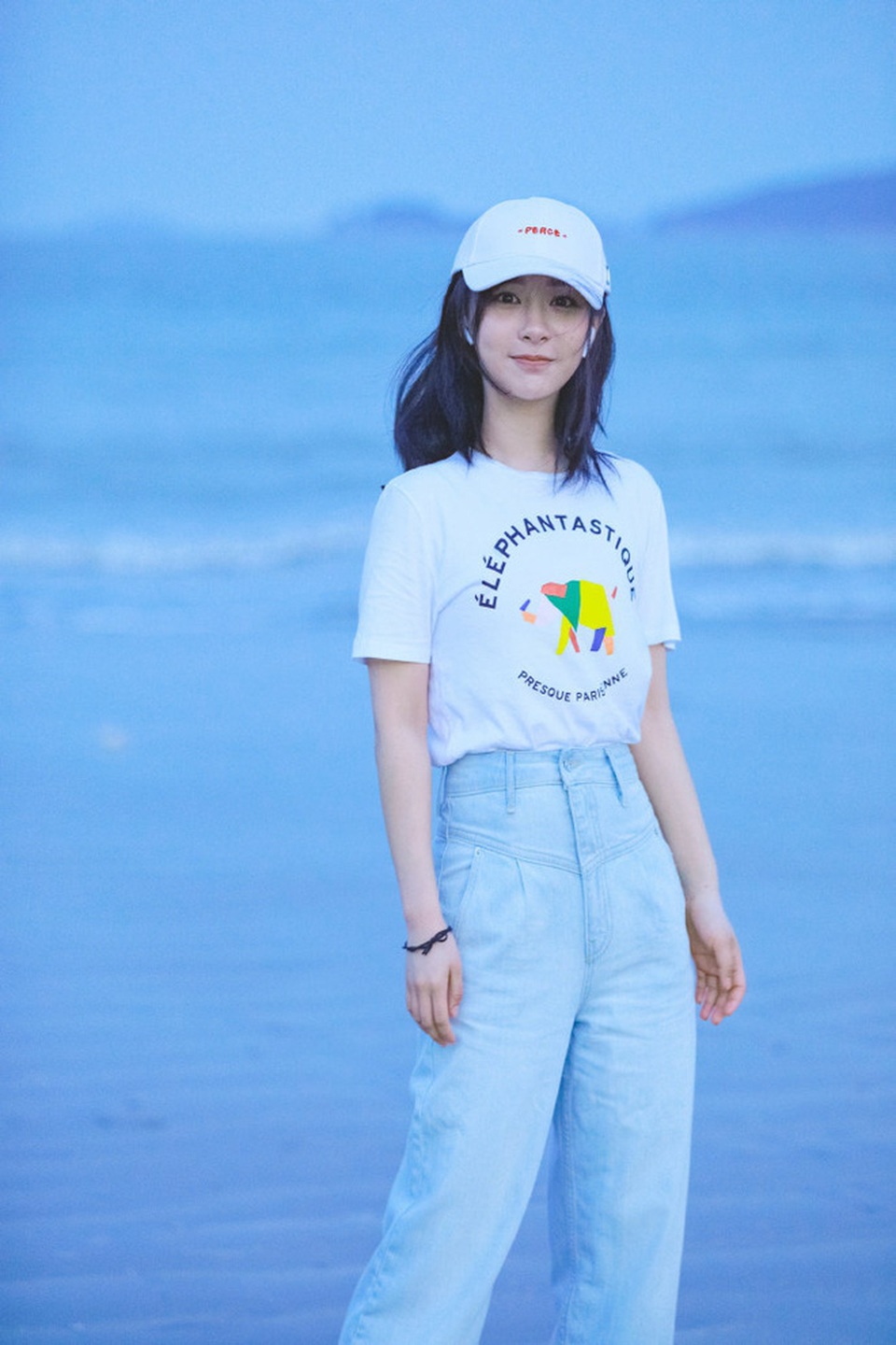 Vừa bị chê “xuống sắc”, Dương Tử tung ảnh xinh “lung linh” - 9 Vừa bị chê “xuống sắc”, Dương Tử tung ảnh xinh “lung linh” - 9