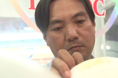 Chế tạo mũ bảo hiểm… thông gió