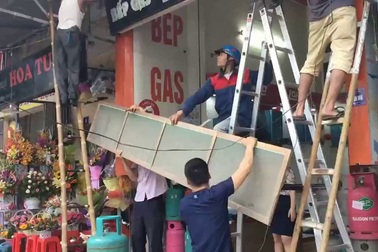 Ra quân lấy lại vỉa hè cho người đi bộ ở thành phố Hà Tĩnh