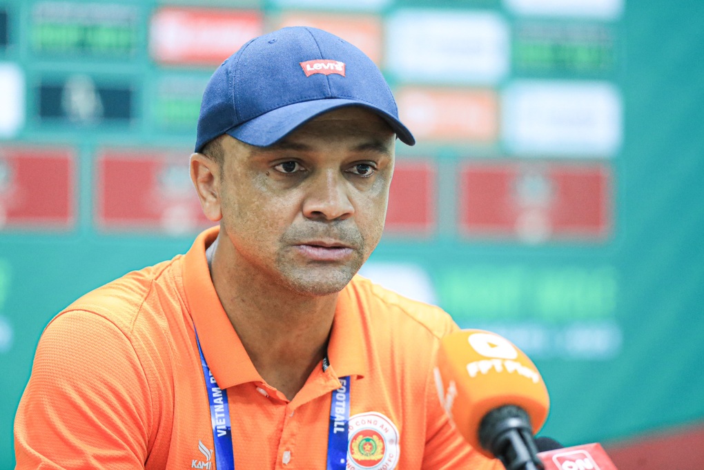 HLV CLB Công An Hà Nội: Quang Hải sẽ giúp chúng tôi mạnh hơn - 1 HLV CLB Công An Hà Nội: Quang Hải sẽ giúp chúng tôi mạnh hơn - 1