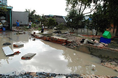 Ngập lịch sử, hàng trăm hộ dân tháo chạy trong đêm