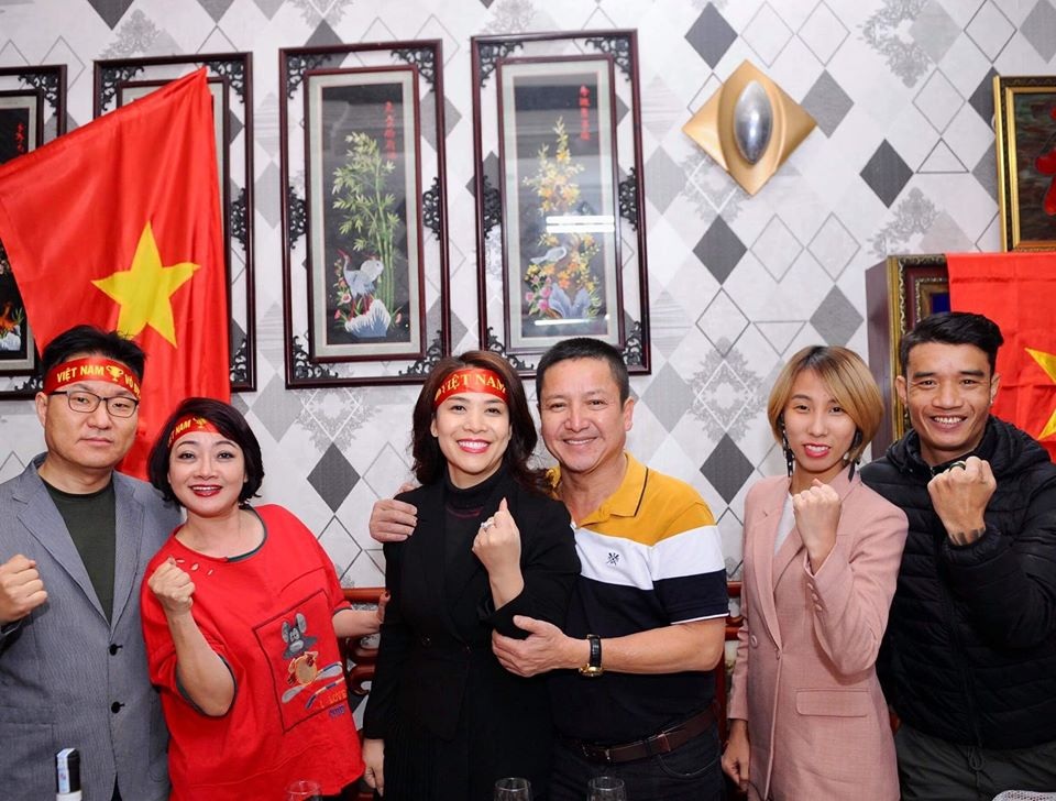 Nghệ sĩ Việt vỡ oà, nghẹn ngào khi U22 Việt Nam đoạt HCV SEA Games - 3 Nghệ sĩ Việt vỡ oà, nghẹn ngào khi U22 Việt Nam đoạt HCV SEA Games - 3