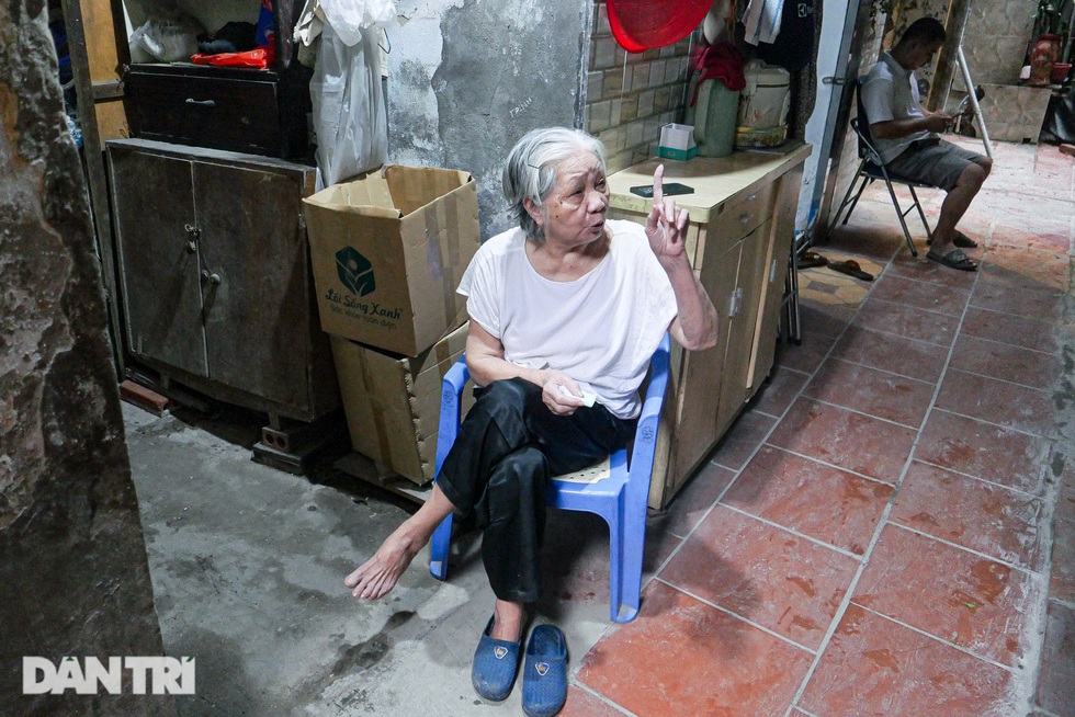 Nhà ổ chuột trên đất vàng ở Hà Nội, giá trăm triệu đồng/m2 vẫn không bán - 7 Nhà ổ chuột trên đất vàng ở Hà Nội, giá trăm triệu đồng/m2 vẫn không bán - 7