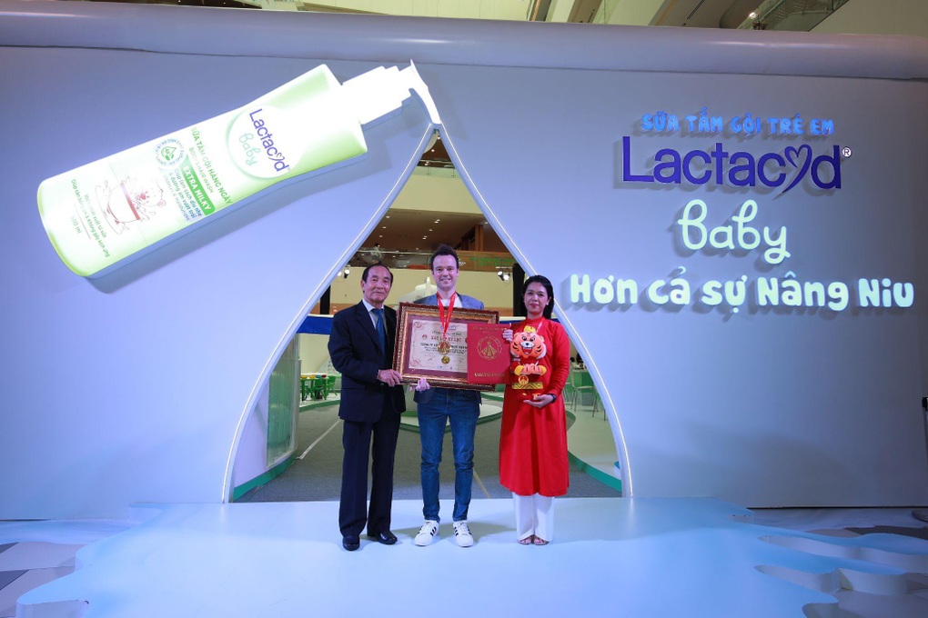 Hàng nghìn gia đình Việt đã trải nghiệm Mô hình bồn tắm lớn nhất Việt Nam - 1 Hàng nghìn gia đình Việt đã trải nghiệm Mô hình bồn tắm lớn nhất Việt Nam - 1