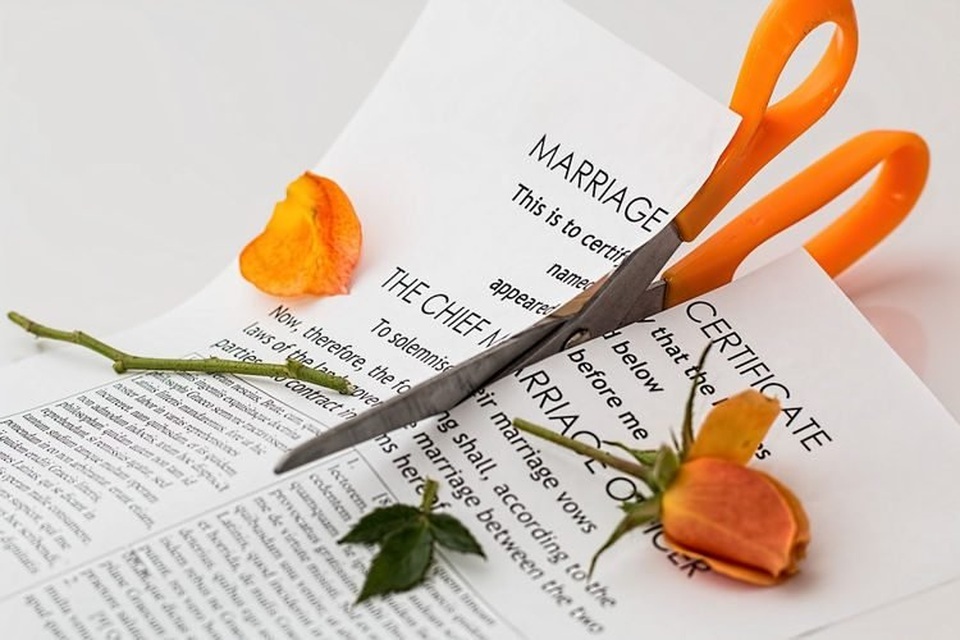 Những người vợ quyết ly hôn vì... chồng quá chiều chuộng - 2 Những người vợ quyết ly hôn vì... chồng quá chiều chuộng - 2