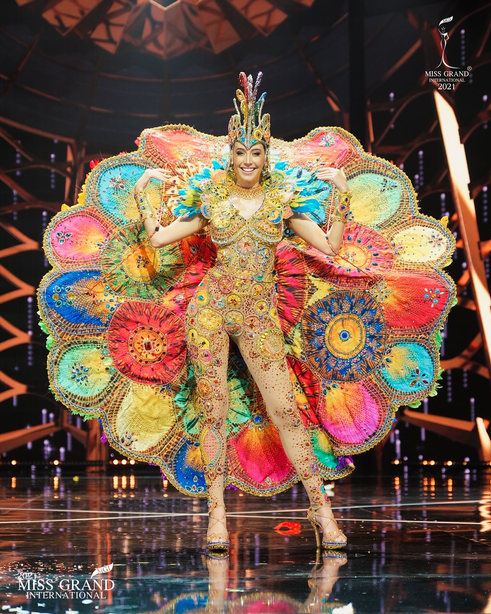 Hoa hậu Hòa bình 2021: Việt Nam lọt top 10 Hoa hậu Trình diễn Quốc phục - 5 Hoa hậu Hòa bình 2021: Việt Nam lọt top 10 Hoa hậu Trình diễn Quốc phục - 5