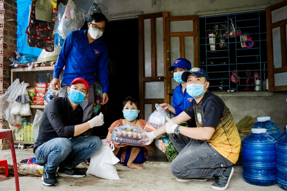 “Phiên chợ 0 đồng” hỗ trợ các hộ khó khăn do Covid-19 - 8