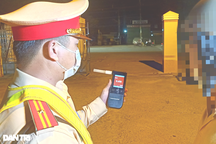 CSGT Bạc Liêu tung quân kiểm tra xử lý vi phạm nồng độ cồn