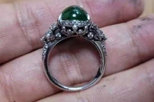 Cả trăm người theo dõi cứu hộ vét mương tìm nhẫn ngọc 3,5 tỷ đồng bị rơi