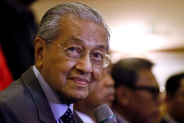 Ông Mahathir làm thủ tướng lâm thời Malaysia sau khi từ chức