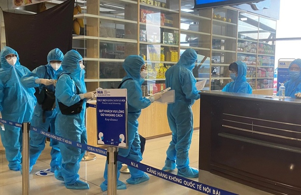 Huy động gấp máy bay lớn nhất Việt Nam chở 300 y bác sĩ Hà Nội vào TPHCM - 2 Huy động gấp máy bay lớn nhất Việt Nam chở 300 y bác sĩ Hà Nội vào TPHCM - 2