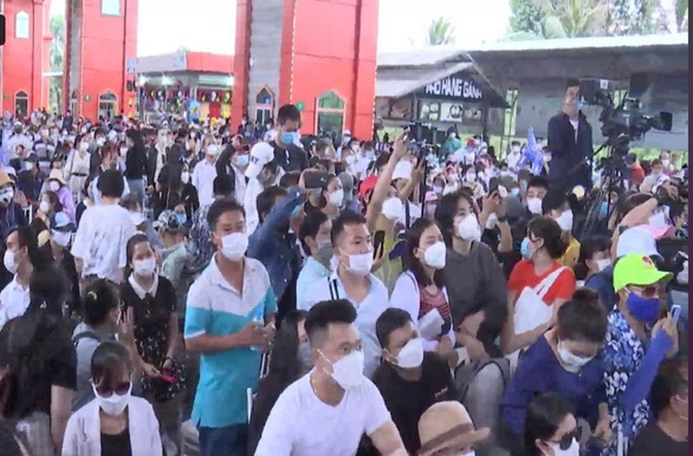 Xác minh phát ngôn xúc phạm báo chí trong livestream của bà Phương Hằng - 1 Xác minh phát ngôn xúc phạm báo chí trong livestream của bà Phương Hằng - 1