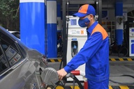 Giá xăng ngày mai sẽ giảm tiếp?