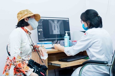 TPHCM: Mùa Covid-19, khám tại nhà vẫn được bảo hiểm, cấp thuốc tới 3 tháng