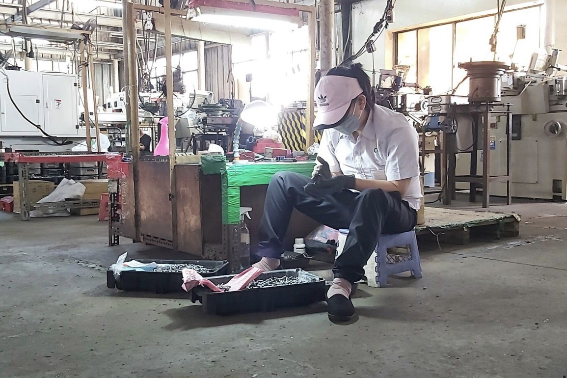 Công nhân tăng ca bao giờ mỗi ngày để có lương 10 triệu đồng? - 2 Công nhân tăng ca bao giờ mỗi ngày để có lương 10 triệu đồng? - 2