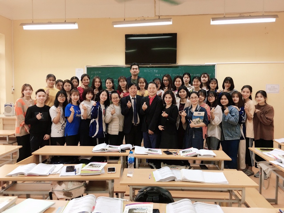 Ký kết với trường ĐH của Hàn Quốc để đào tạo và việc làm cho sinh viên - 2 Ký kết với trường ĐH của Hàn Quốc để đào tạo và việc làm cho sinh viên - 2