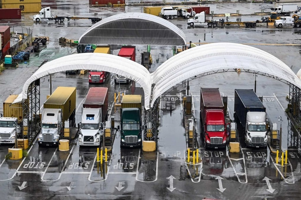 Chỉ sau một vụ tai nạn, Mỹ siết chặt việc cấp bằng lái cho lao động nhập cư - 2