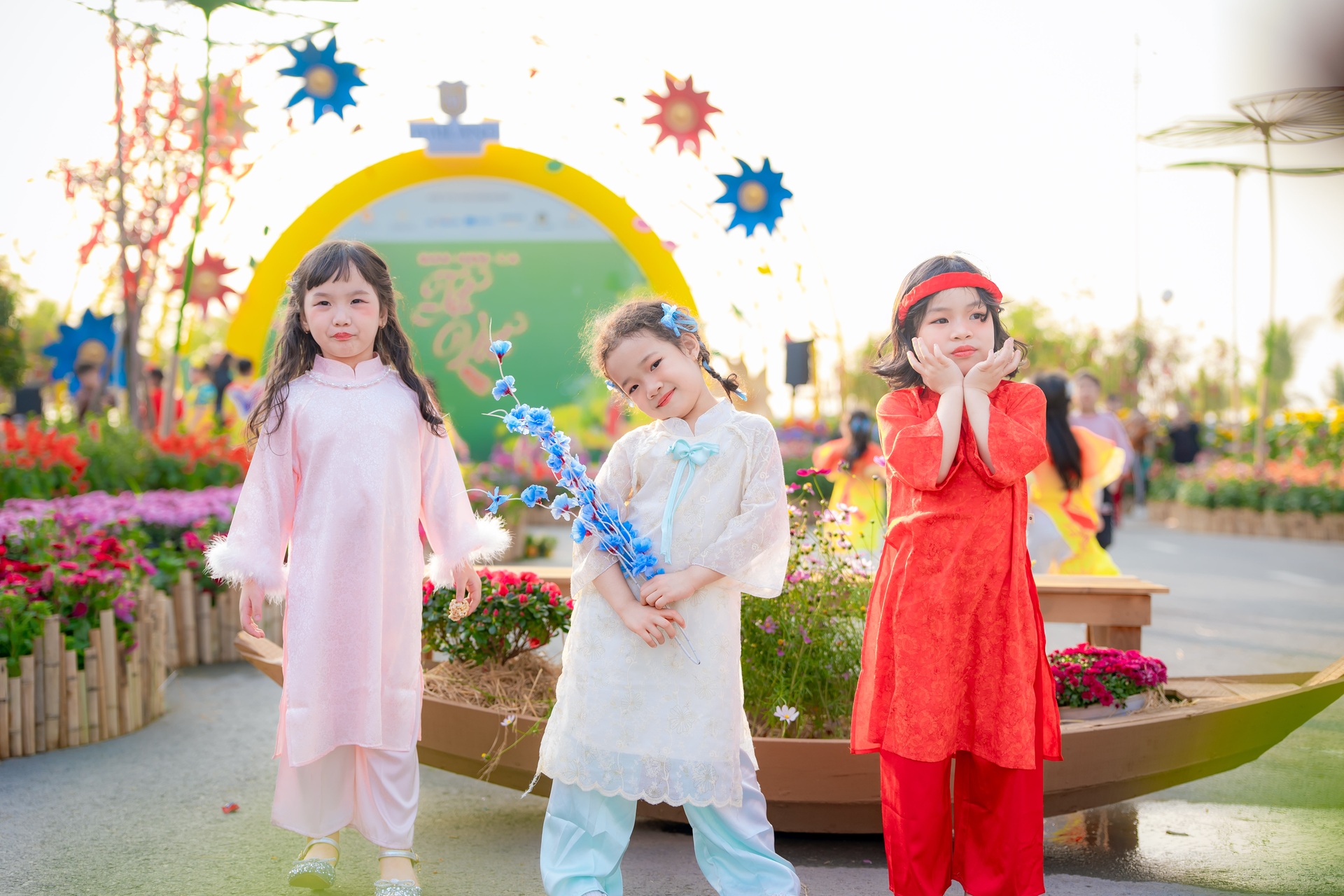 Trẻ em vui Tết cổ truyền tại lễ hội Home Hanoi Xuan 2025 - 13 Trẻ em vui Tết cổ truyền tại lễ hội Home Hanoi Xuan 2025 - 13