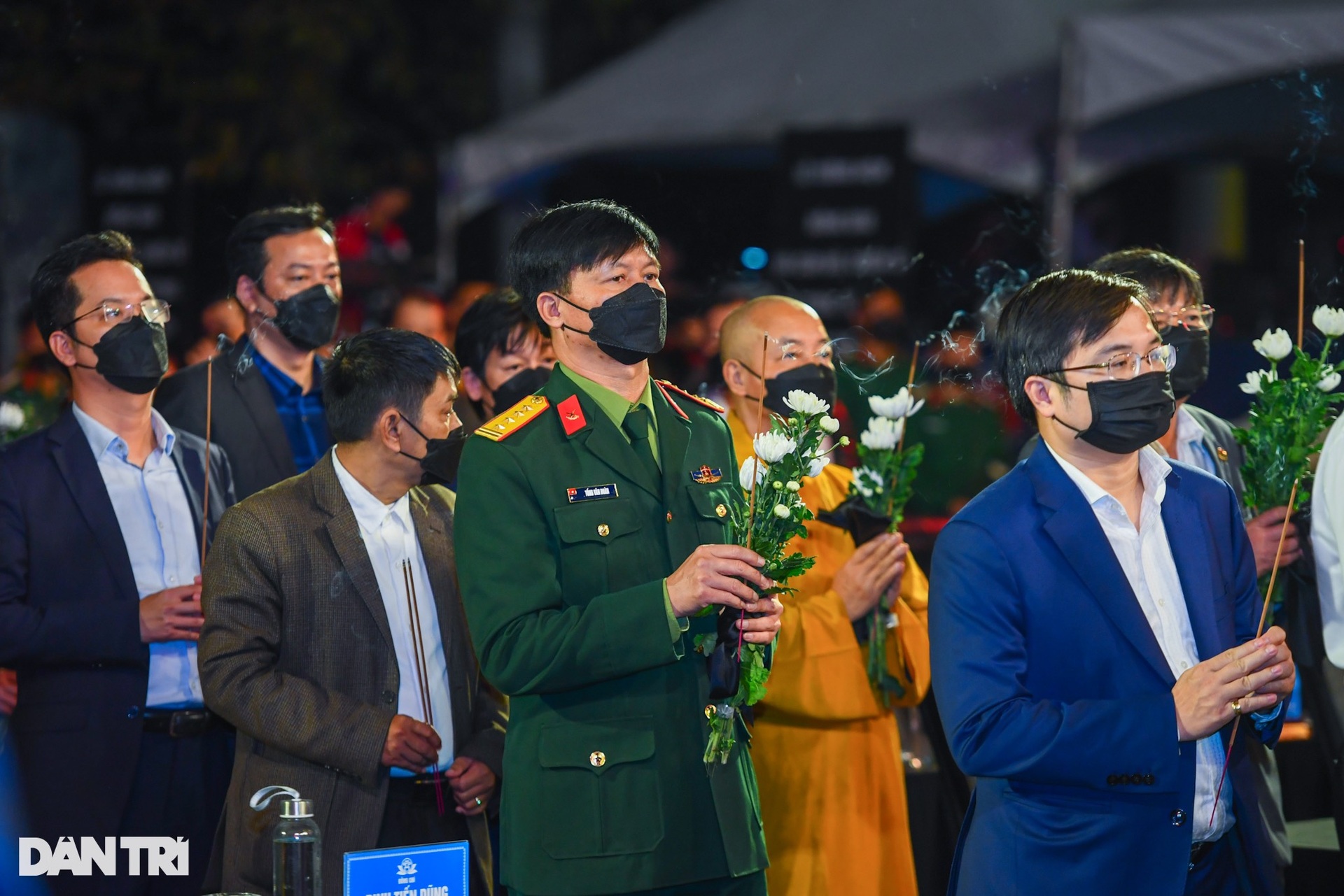 Hình ảnh ấn tượng tại lễ tưởng niệm đồng bào đã mất trong đại dịch Covid-19 - 22