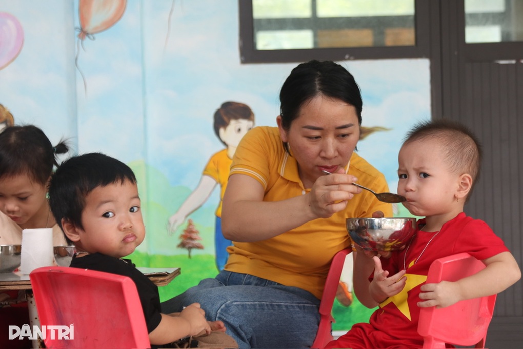 Chắp cánh ước mơ cho học sinh trên huyện đảo nhỏ nhất cả nước - 5 Chắp cánh ước mơ cho học sinh trên huyện đảo nhỏ nhất cả nước - 5