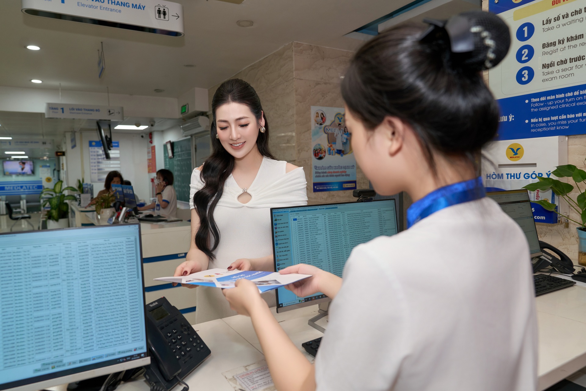 Á hậu Tú Anh xét nghiệm sàng lọc trước sinh NIPT tại MEDLATEC - 2 Á hậu Tú Anh xét nghiệm sàng lọc trước sinh NIPT tại MEDLATEC - 2