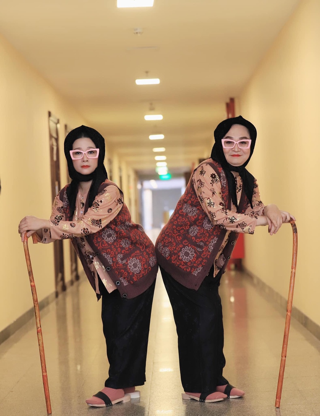 Xuân Hinh nói gì khi bị đồn giàu, có biệt phủ mà không cho ai vay tiền? - 2 Xuân Hinh nói gì khi bị đồn giàu, có biệt phủ mà không cho ai vay tiền? - 2