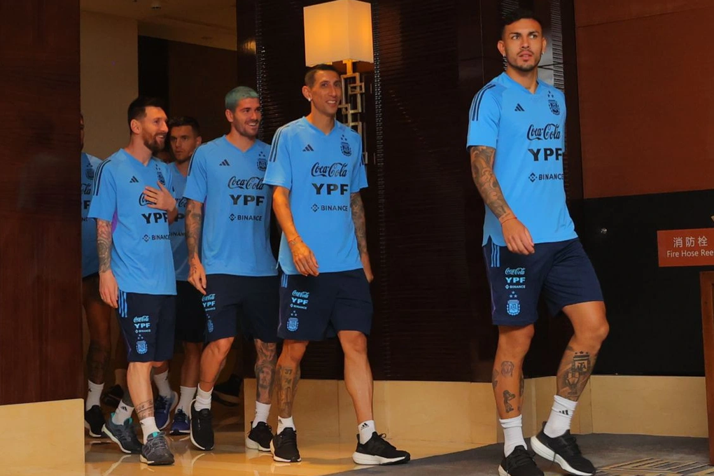 Messi có thể không đến Jakarta, cổ động viên Indonesia vỡ mộng - 2 Messi có thể không đến Jakarta, cổ động viên Indonesia vỡ mộng - 2