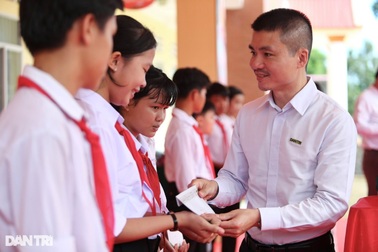 Gần 110 tỷ đồng hỗ trợ học sinh nghèo ở Đồng Tháp