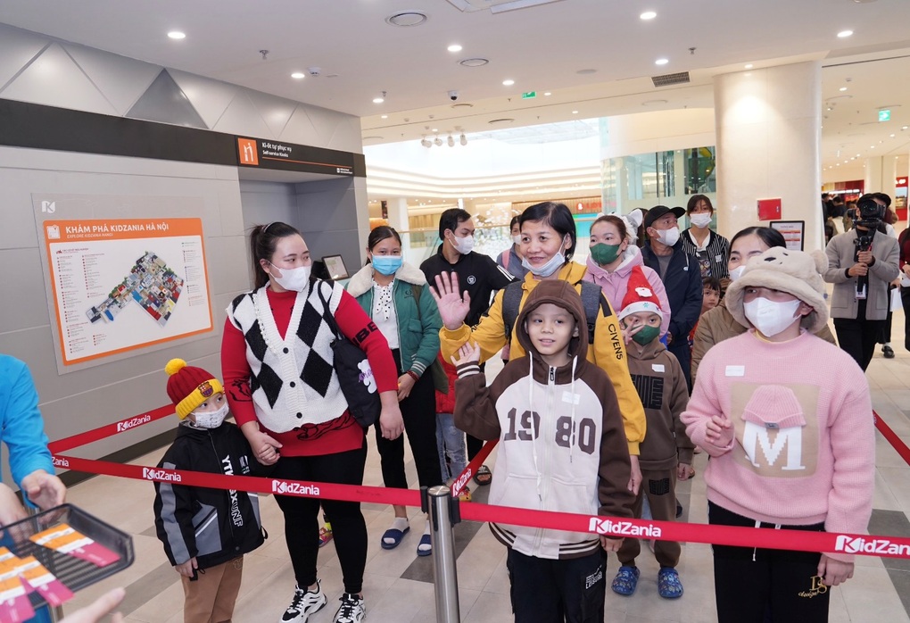 KidZania Hà Nội mang đến những nụ cười Giáng sinh đầy yêu thương - 1 KidZania Hà Nội mang đến những nụ cười Giáng sinh đầy yêu thương - 1