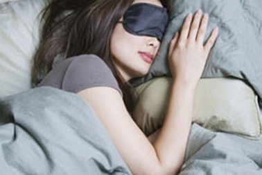 Ngủ ít, nguy cơ mắc bệnh cao