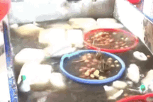 Sự thật đằng sau video "ngâm vải trong thuốc" gây hoang mang