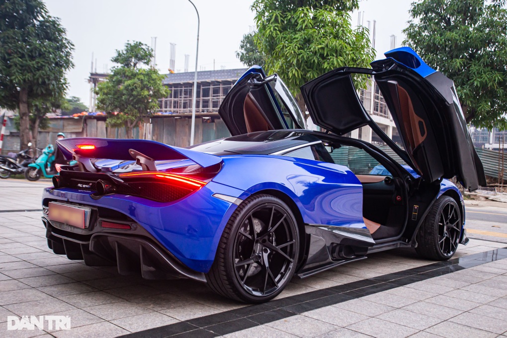 Đi 11.000km, siêu xe McLaren 720S mất giá 9 tỷ đồng dù đã được độ khủng - 12 Đi 11.000km, siêu xe McLaren 720S mất giá 9 tỷ đồng dù đã được độ khủng - 12