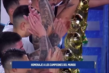 Messi phát biểu trong lễ tôn vinh ở Argentina