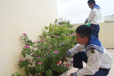 Trường Sa rộn rã đón Tết sớm