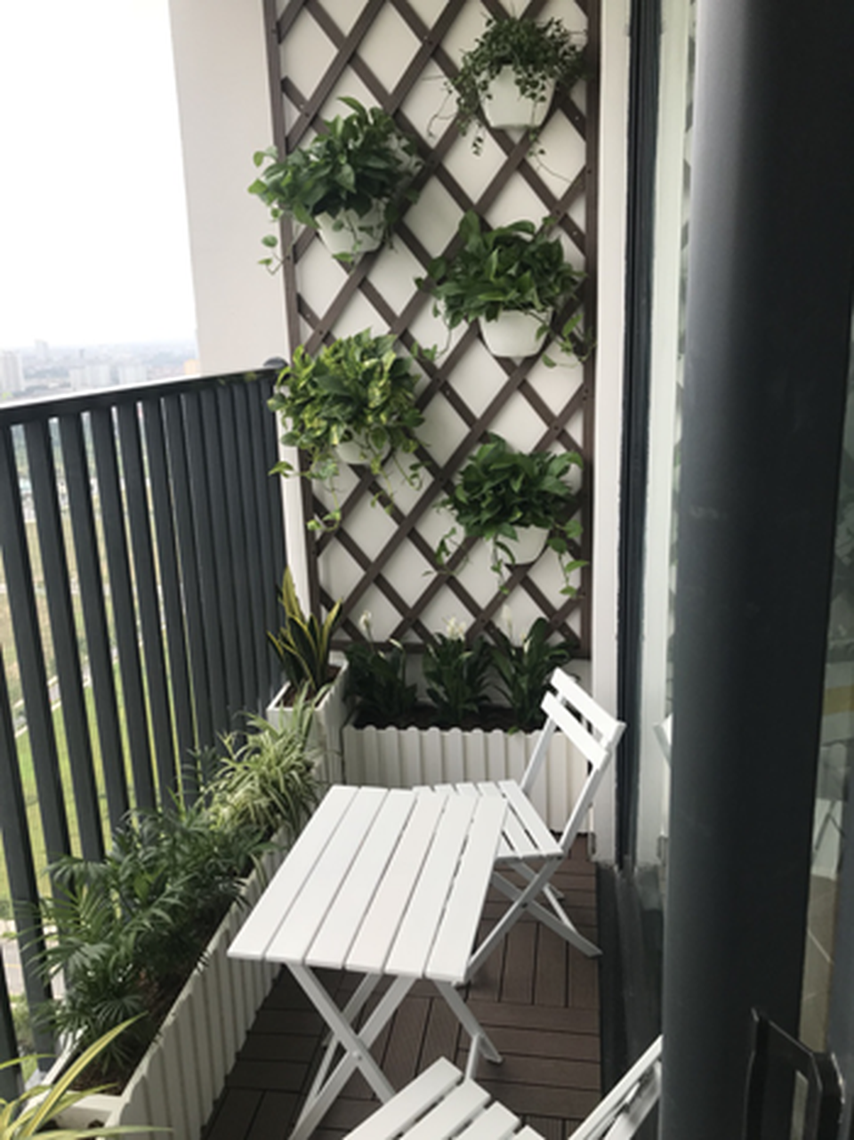Chỉ cần thêm vài vật dụng này, ban công căn nhà lột xác đẹp ngỡ ngàng - 4 Chỉ cần thêm vài vật dụng này, ban công căn nhà lột xác đẹp ngỡ ngàng - 4